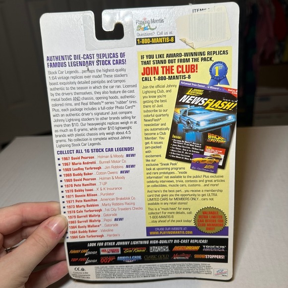 Johnny Lightning Stock Car Legends 1:64 Scale Die-Cast Car Darrell Buddy Baker‎ - Picture 3 of 3